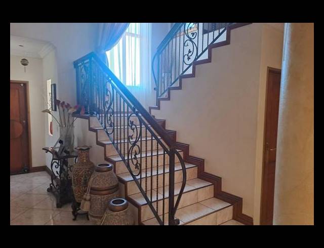 4 BEDROOM FREEHOLD FOR SALE IN LINMEYER